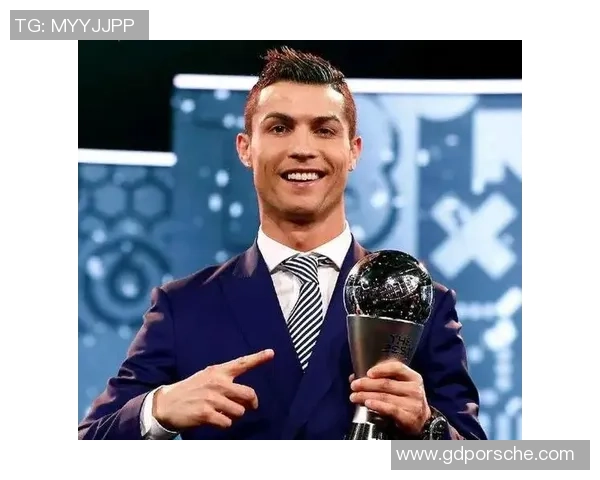 小胖足球明星的成长历程与辉煌成就揭秘